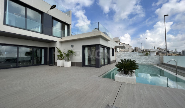 Resale - Villa - San Miguel de Salinas - Inland