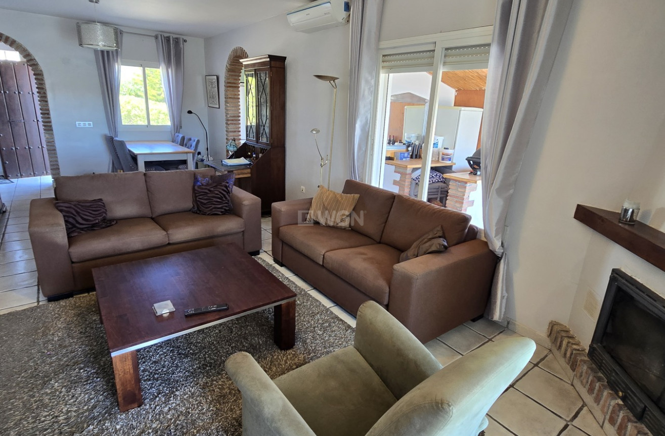 Resale - Villa - Vinuela - Inland