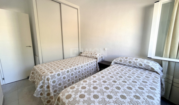 Resale - Apartment / flat - La Zenia - Costa Blanca