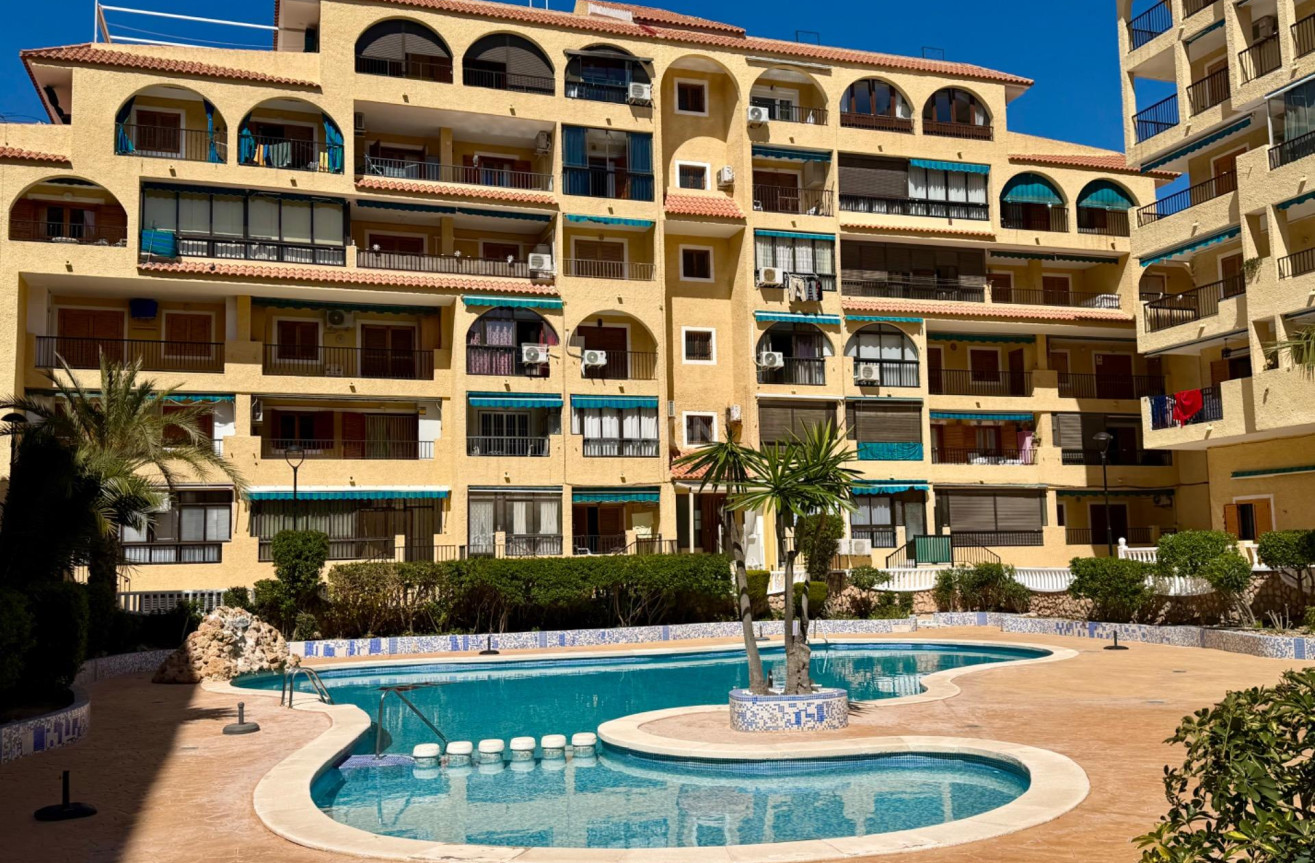 Resale - Apartment / flat - Torrevieja - La Mata Pueblo