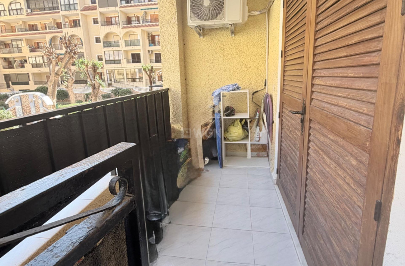 Resale - Apartment / flat - Torrevieja - La Mata Pueblo