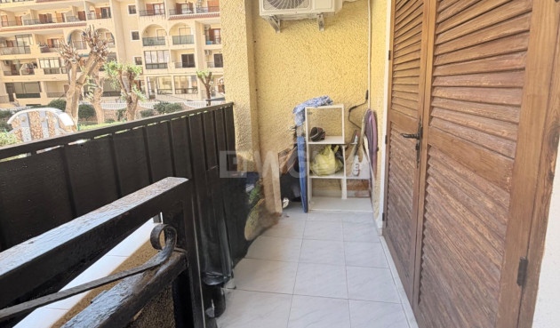 Resale - Apartment / flat - Torrevieja - La Mata Pueblo