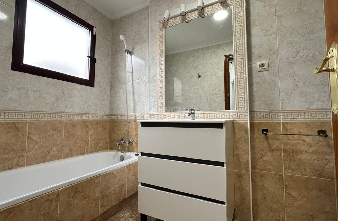 Resale - Apartment / flat - Orihuela Costa - Campoamor