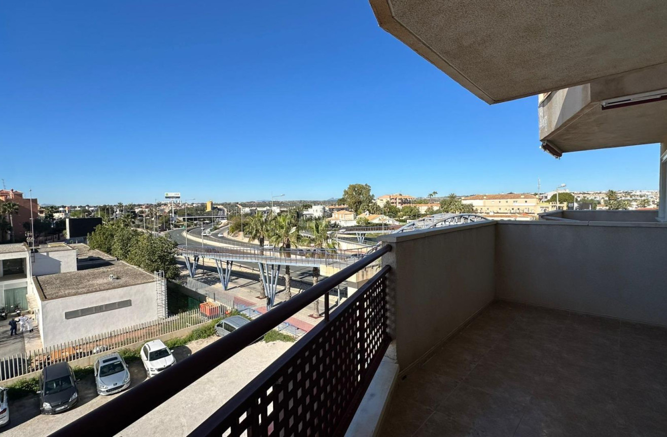 Resale - Apartment / flat - Orihuela Costa - Campoamor