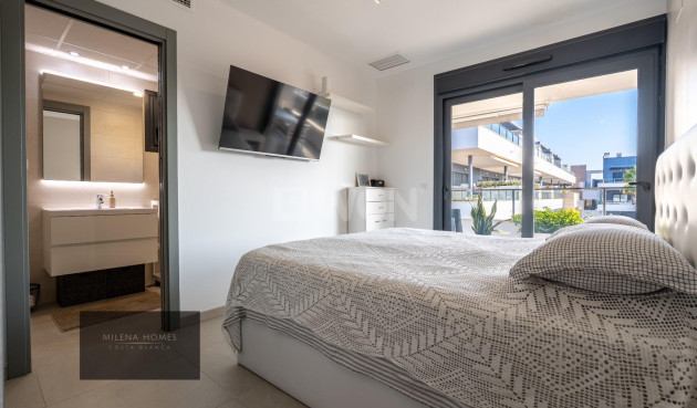 Resale - Apartment / flat - Orihuela Costa - La Zenia