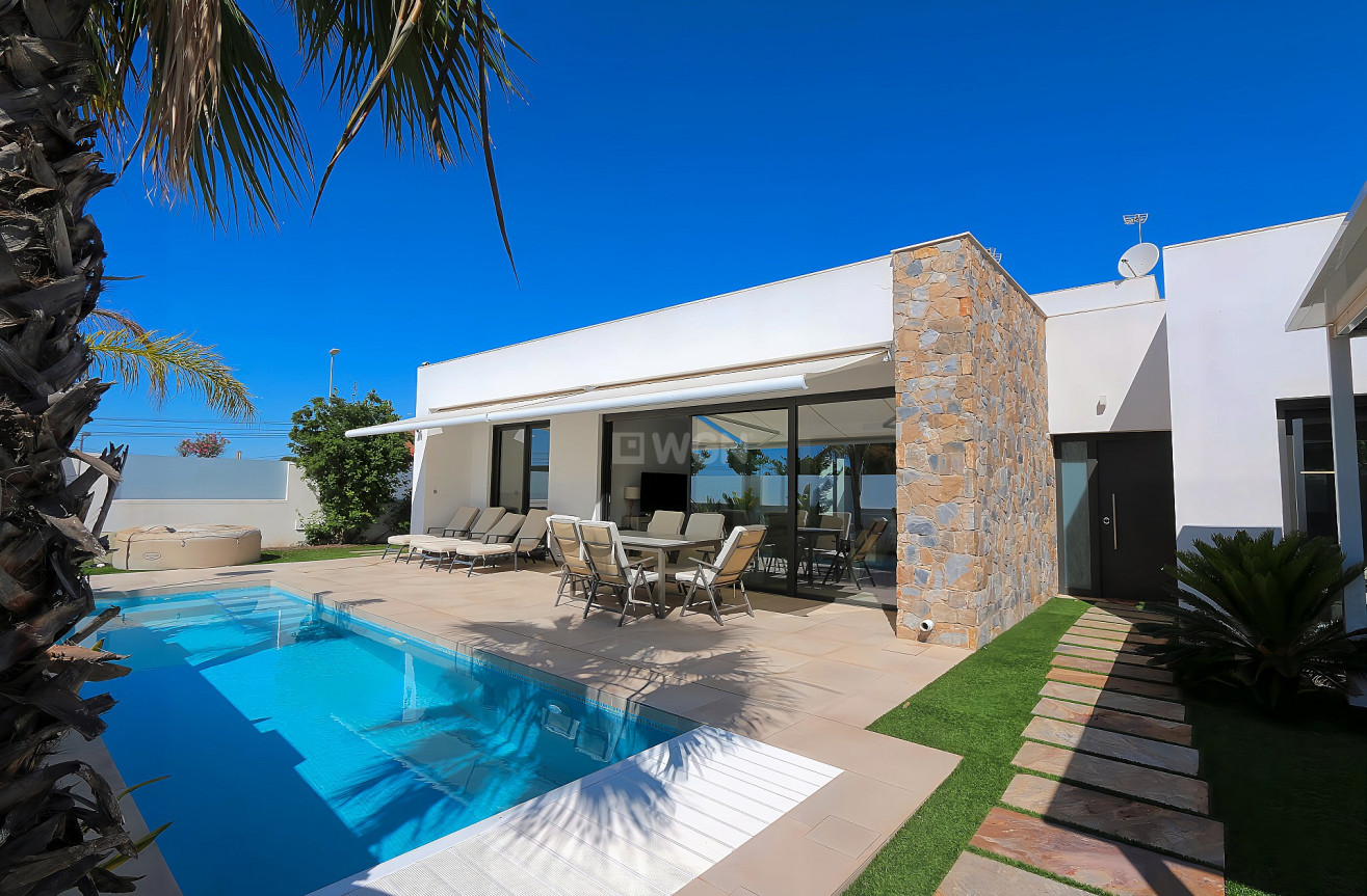 Resale - Villa - Pilar de la Horadada - Costa Blanca