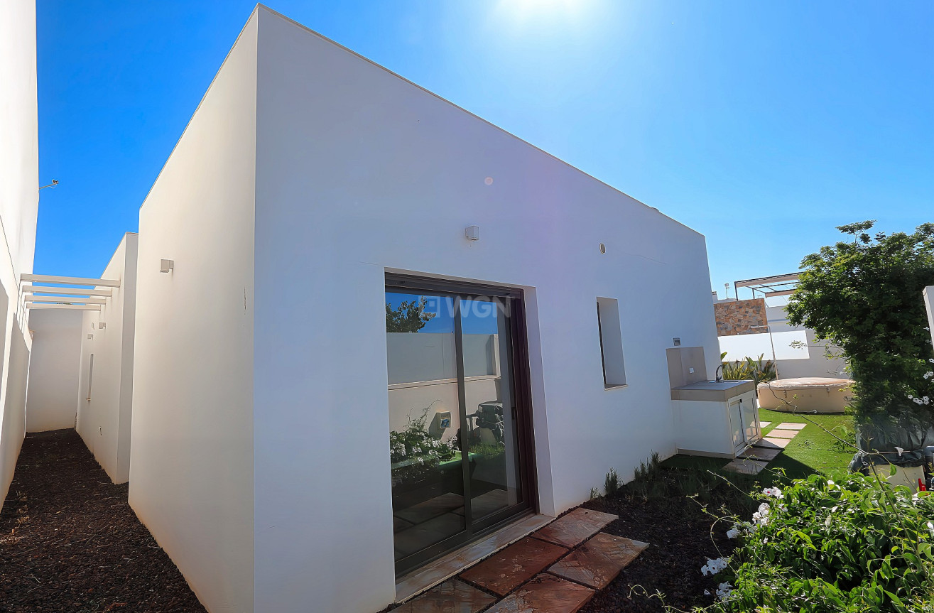Resale - Villa - Pilar de la Horadada - Costa Blanca