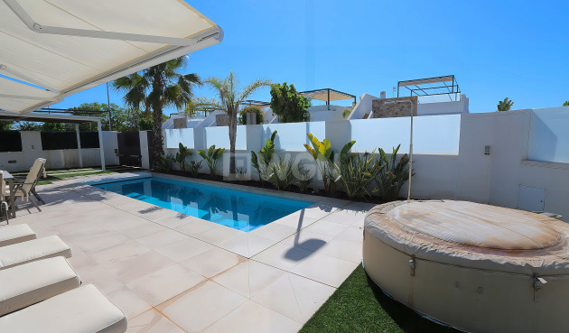 Resale - Villa - Pilar de la Horadada - Costa Blanca