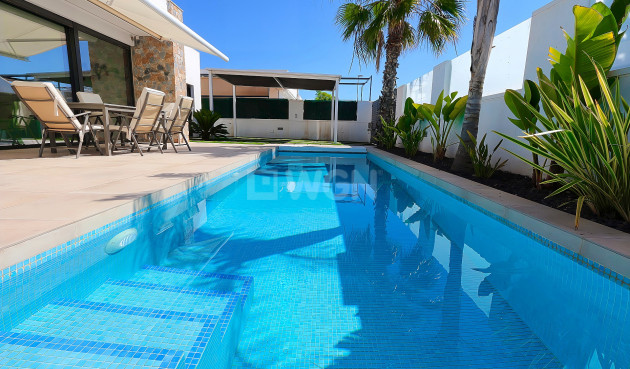 Resale - Villa - Pilar de la Horadada - Costa Blanca