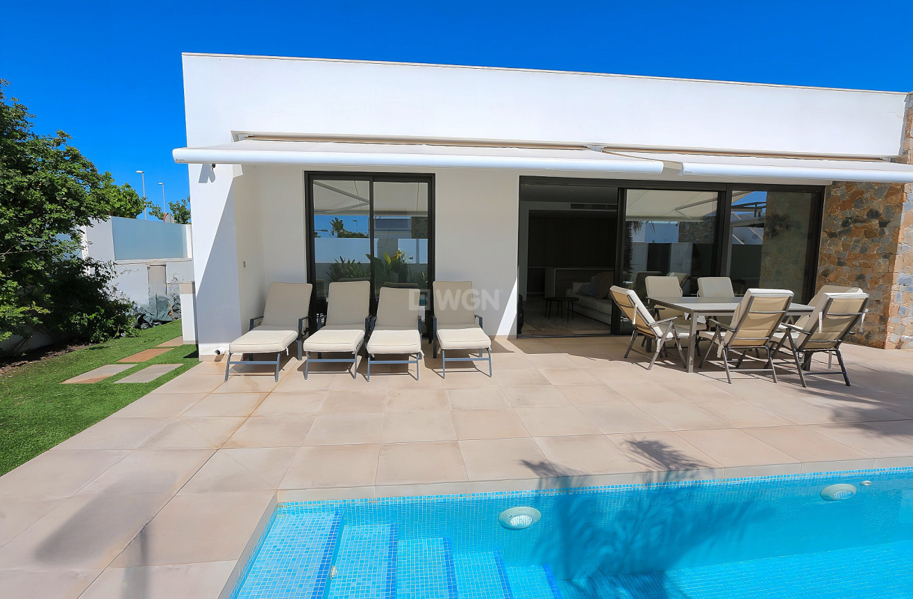 Resale - Villa - Pilar de la Horadada - Costa Blanca