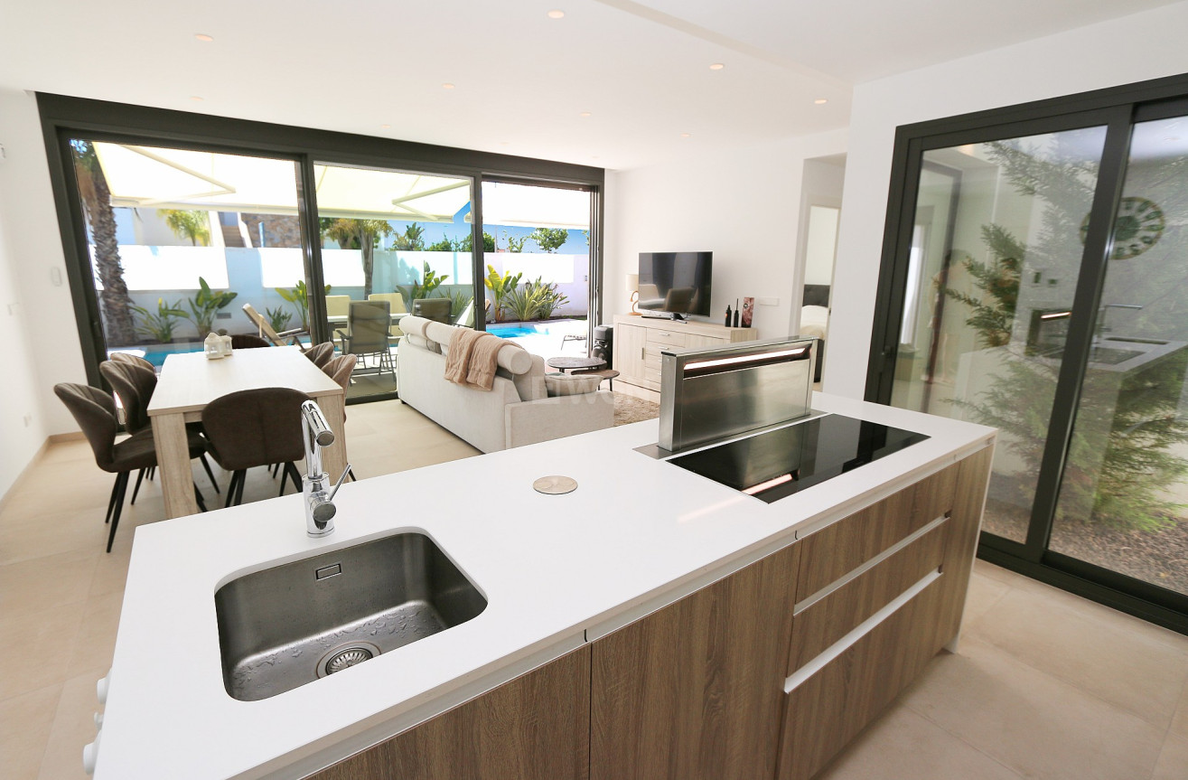 Resale - Villa - Pilar de la Horadada - Costa Blanca