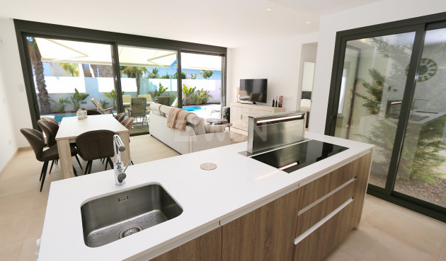 Resale - Villa - Pilar de la Horadada - Costa Blanca