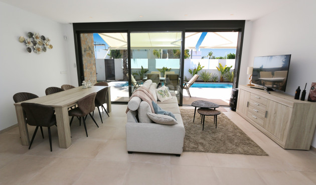 Resale - Villa - Pilar de la Horadada - Costa Blanca