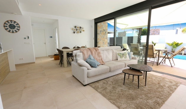 Resale - Villa - Pilar de la Horadada - Costa Blanca