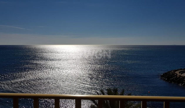 Resale - Apartment / flat - Torrevieja - Las Piscinas Naturales