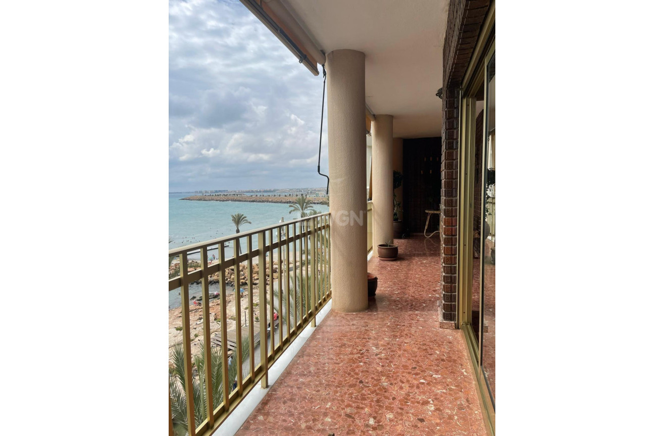 Resale - Apartment / flat - Torrevieja - Las Piscinas Naturales