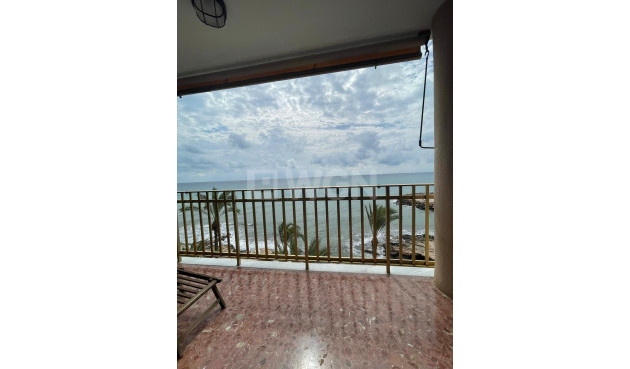 Resale - Apartment / flat - Torrevieja - Las Piscinas Naturales