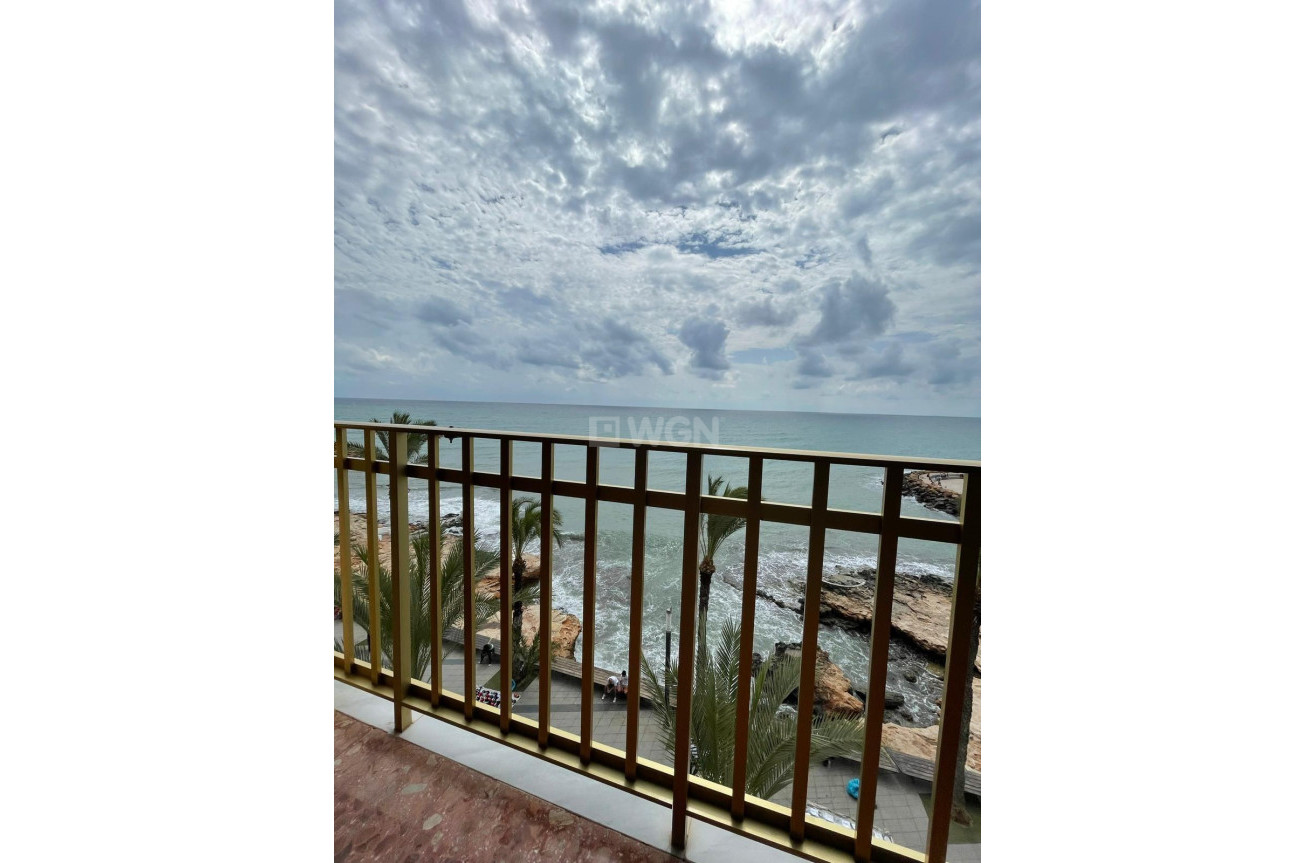 Resale - Apartment / flat - Torrevieja - Las Piscinas Naturales