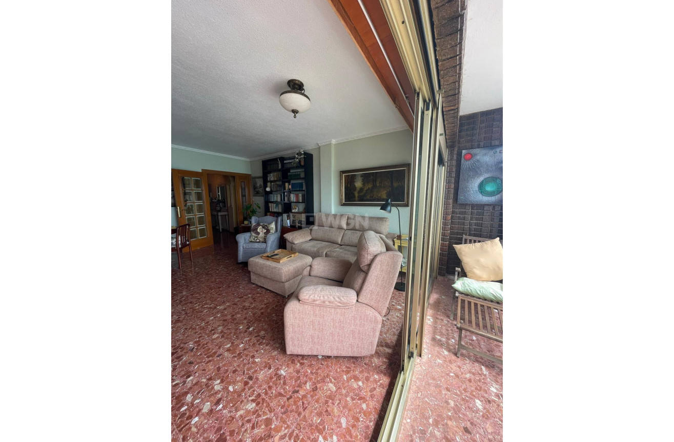 Resale - Apartment / flat - Torrevieja - Las Piscinas Naturales