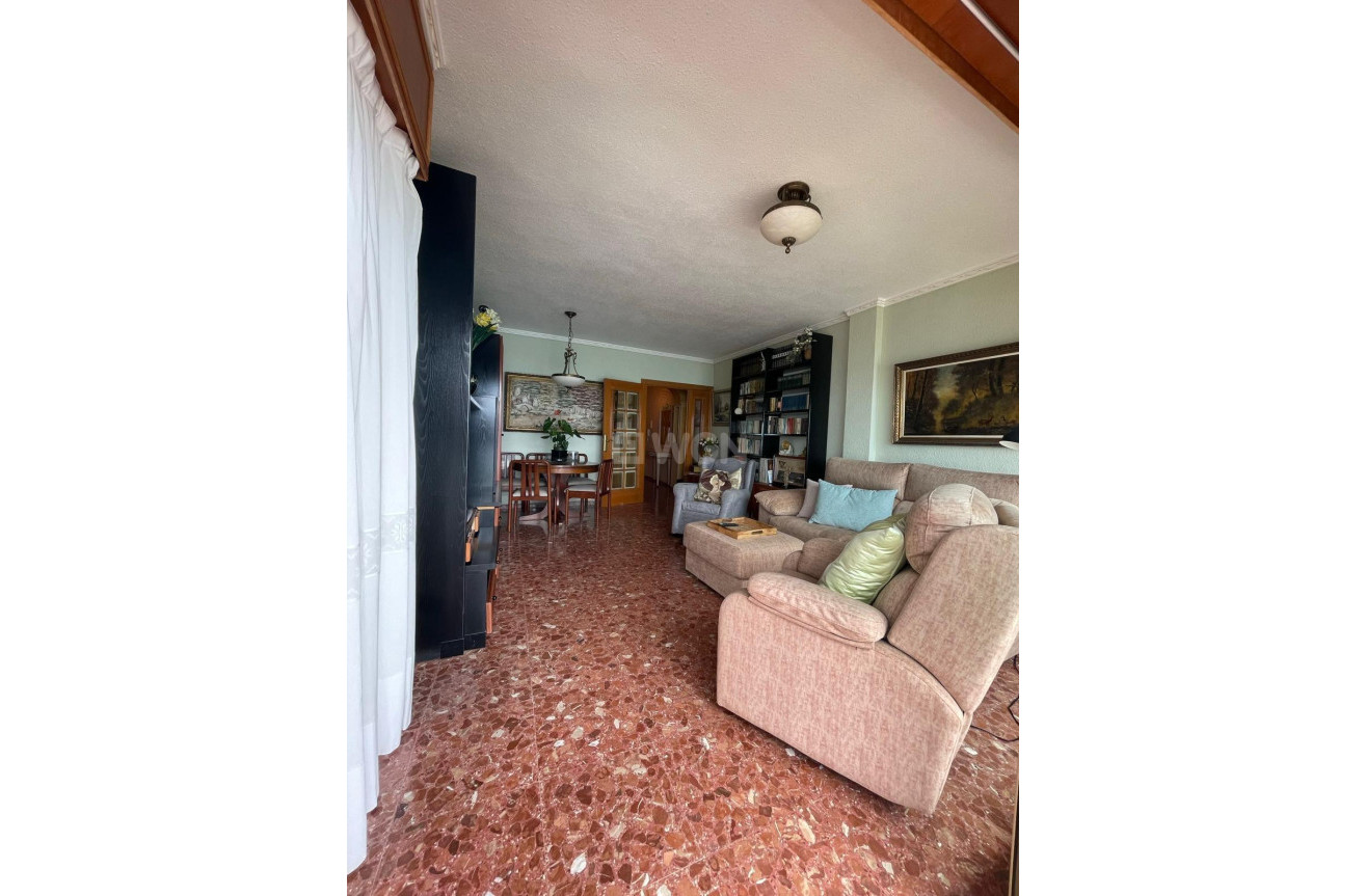 Resale - Apartment / flat - Torrevieja - Las Piscinas Naturales