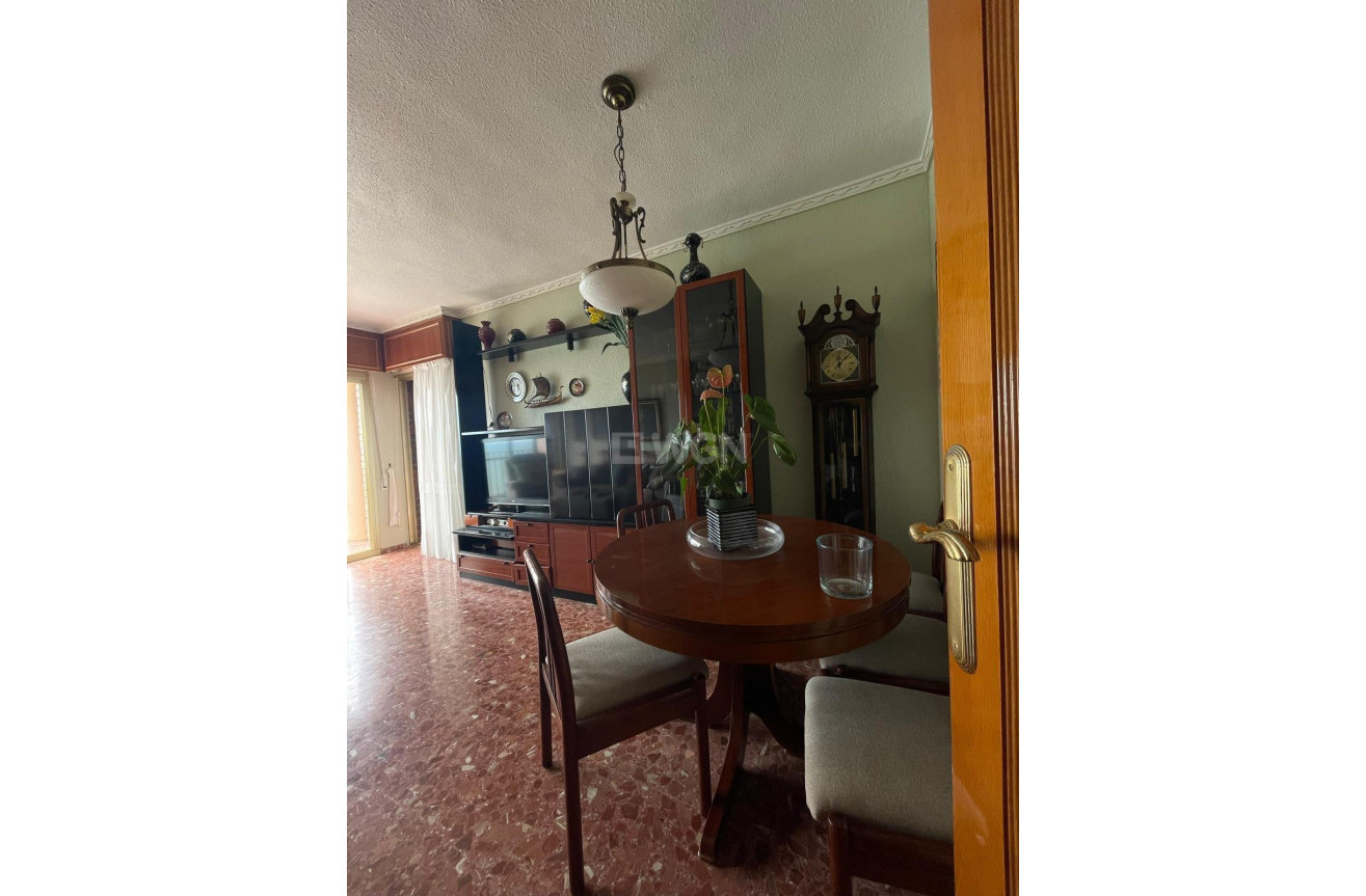 Resale - Apartment / flat - Torrevieja - Las Piscinas Naturales