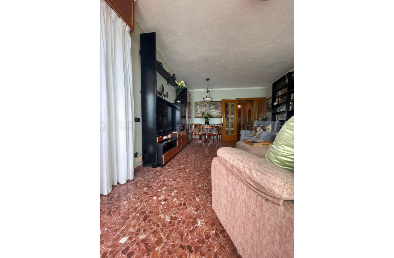 Resale - Apartment / flat - Torrevieja - Las Piscinas Naturales