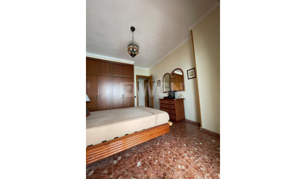 Resale - Apartment / flat - Torrevieja - Las Piscinas Naturales
