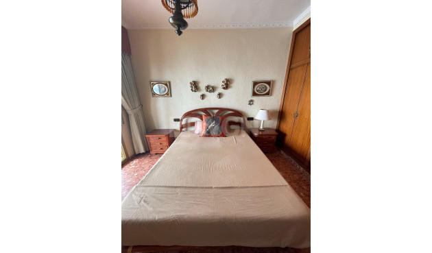 Resale - Apartment / flat - Torrevieja - Las Piscinas Naturales