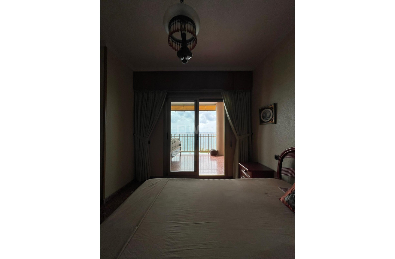 Resale - Apartment / flat - Torrevieja - Las Piscinas Naturales