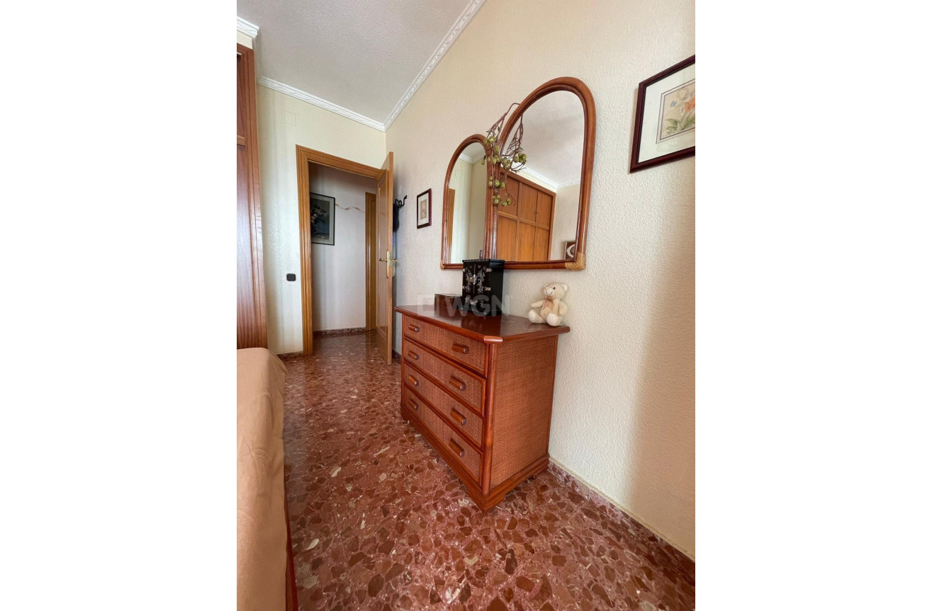 Resale - Apartment / flat - Torrevieja - Las Piscinas Naturales