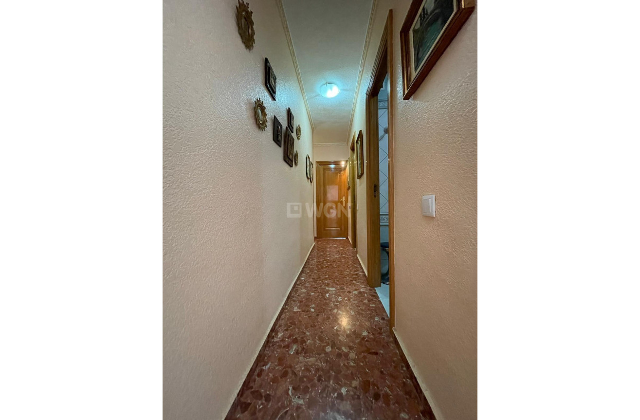 Resale - Apartment / flat - Torrevieja - Las Piscinas Naturales