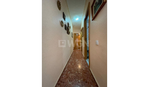 Resale - Apartment / flat - Torrevieja - Las Piscinas Naturales