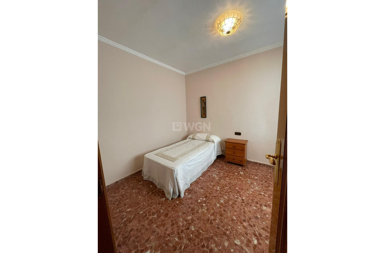 Resale - Apartment / flat - Torrevieja - Las Piscinas Naturales