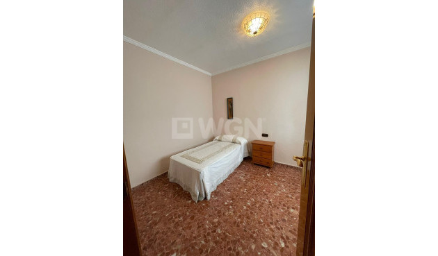 Resale - Apartment / flat - Torrevieja - Las Piscinas Naturales