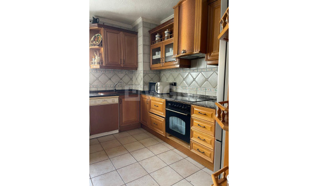 Resale - Apartment / flat - Torrevieja - Las Piscinas Naturales