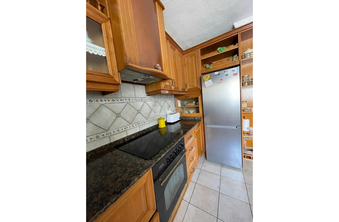 Resale - Apartment / flat - Torrevieja - Las Piscinas Naturales