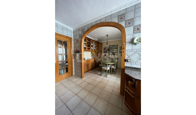 Resale - Apartment / flat - Torrevieja - Las Piscinas Naturales