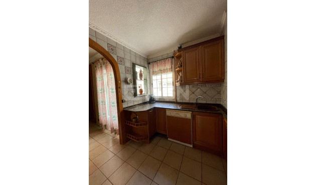 Resale - Apartment / flat - Torrevieja - Las Piscinas Naturales