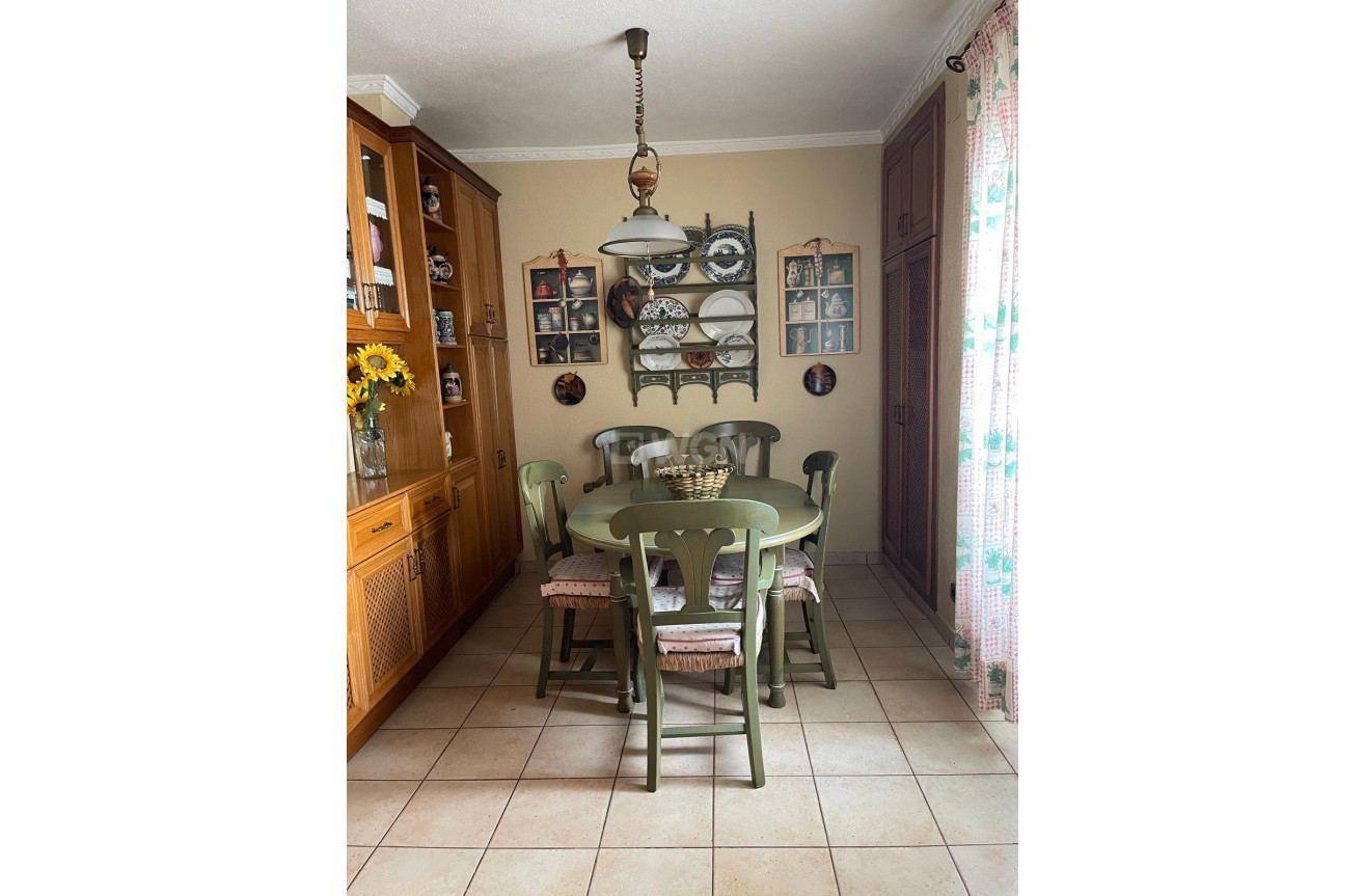 Resale - Apartment / flat - Torrevieja - Las Piscinas Naturales