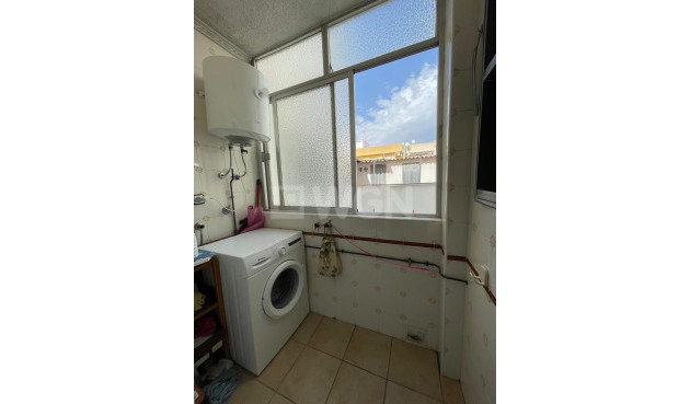 Resale - Apartment / flat - Torrevieja - Las Piscinas Naturales