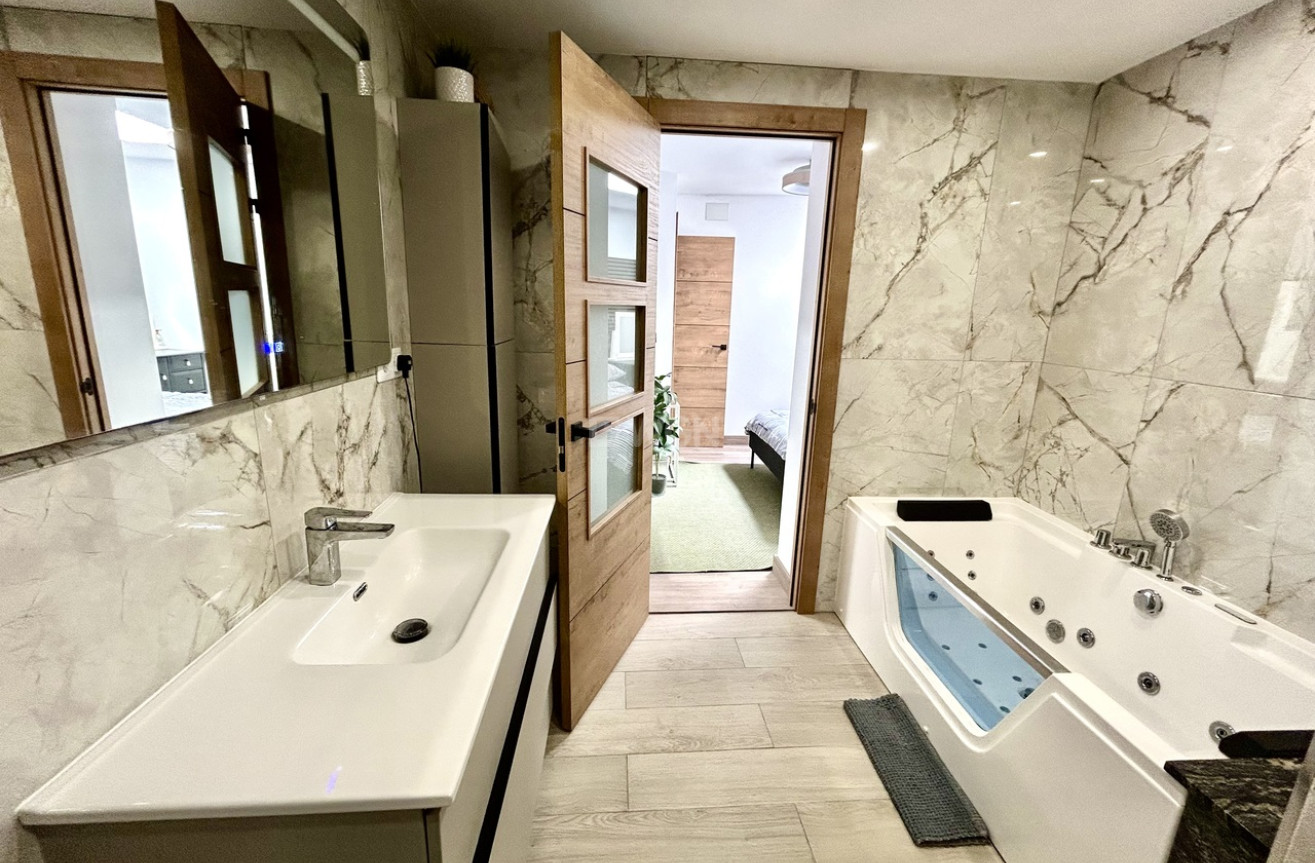 Reventa - Adosado - San Miguel de Salinas - Inland