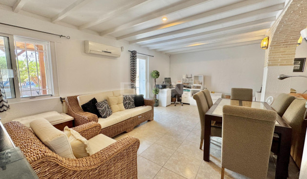 Odsprzedaż - Villa - Dolores - Comunidad Valenciana