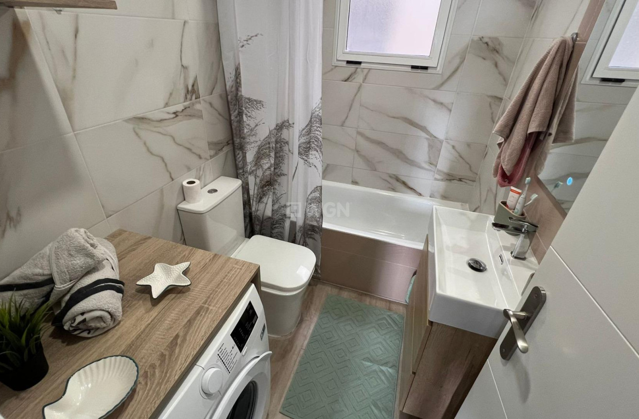 Reventa - Apartamento / piso - Torrevieja - Centro