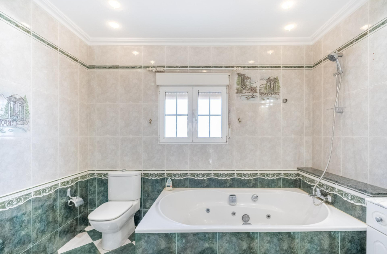 Odsprzedaż - Villa - Torrevieja - El Chaparral