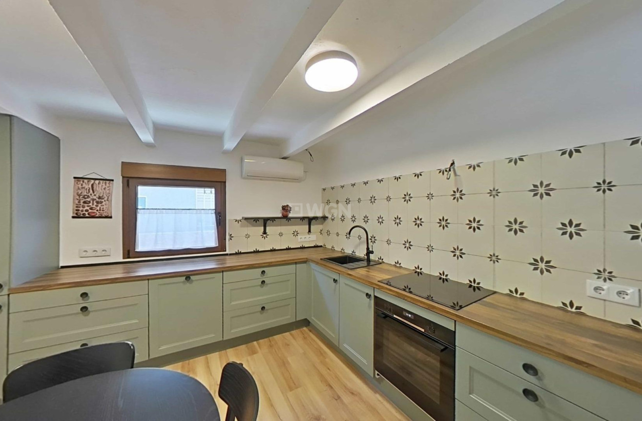 Odsprzedaż - Kamienica - Formentera del Segura - Centro