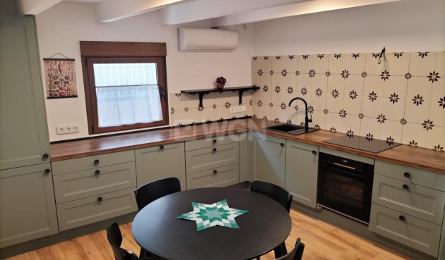 Odsprzedaż - Kamienica - Formentera del Segura - Centro