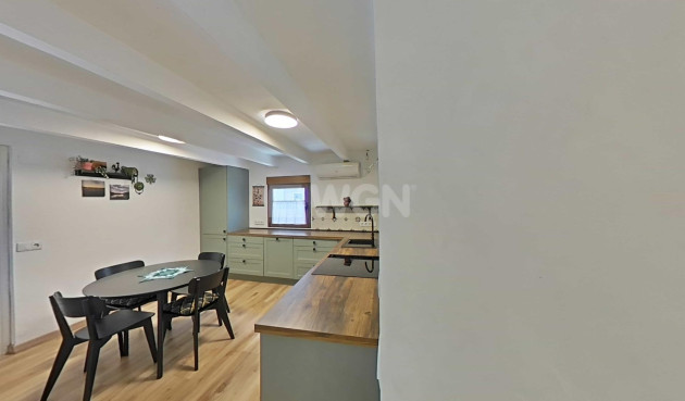 Odsprzedaż - Kamienica - Formentera del Segura - Centro