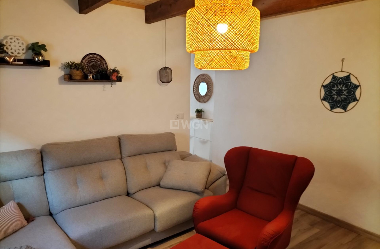 Odsprzedaż - Kamienica - Formentera del Segura - Centro