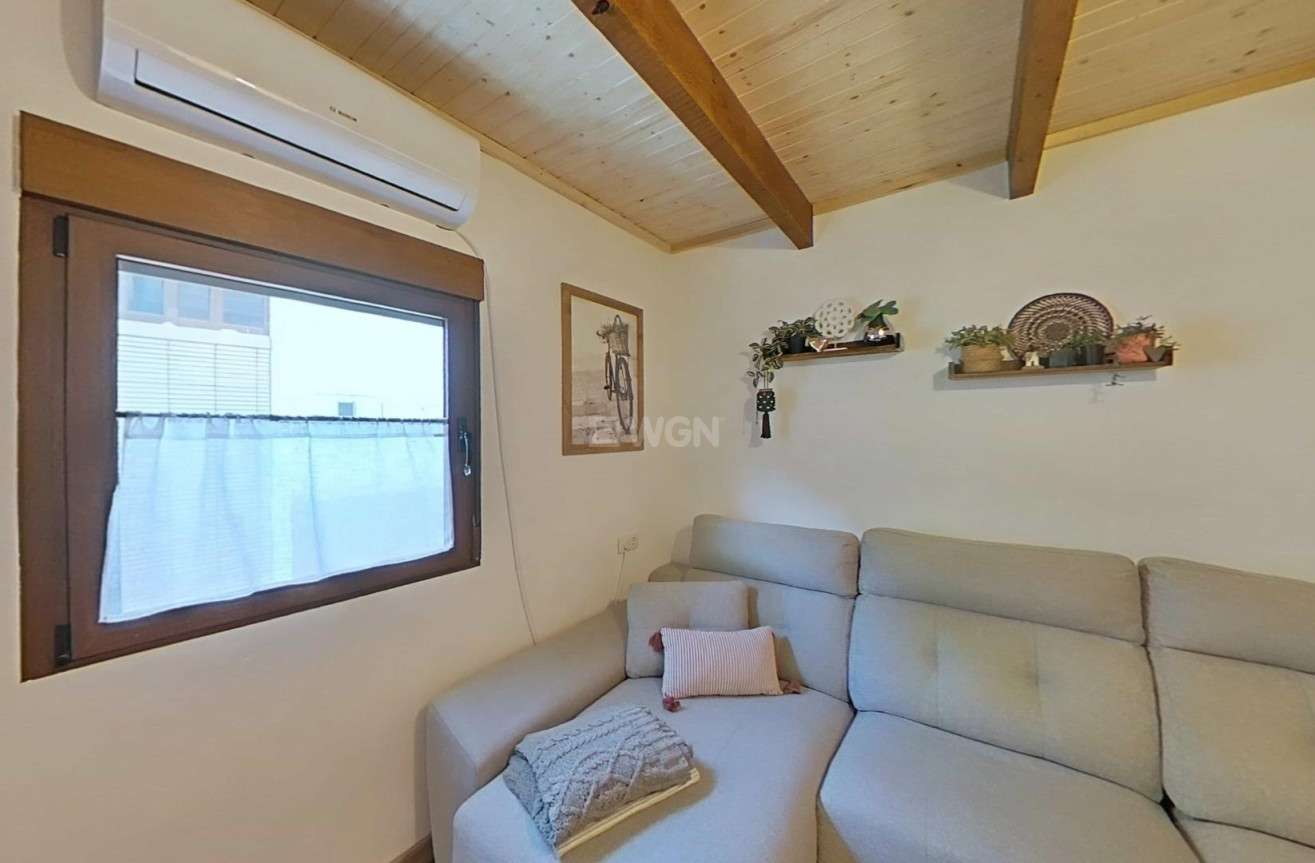 Odsprzedaż - Kamienica - Formentera del Segura - Centro