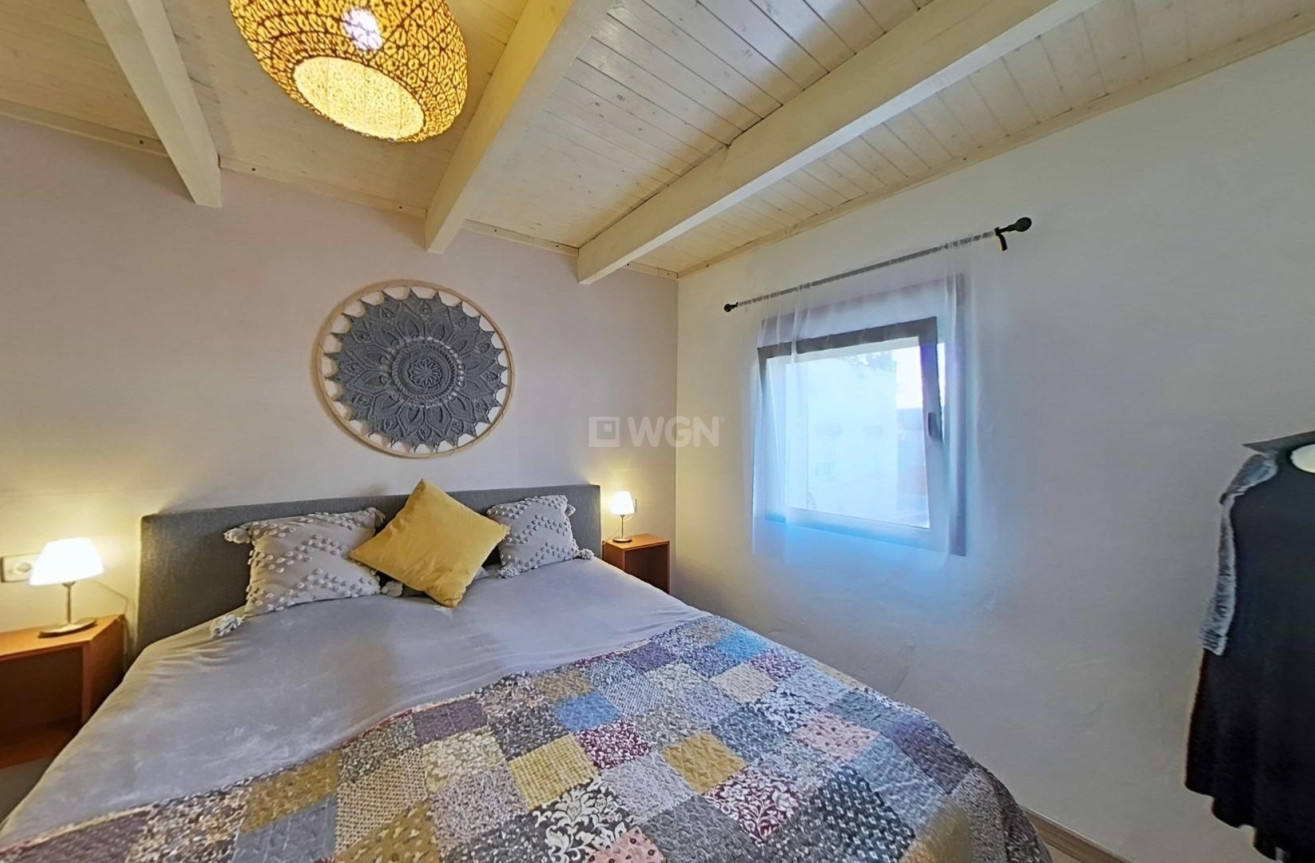 Odsprzedaż - Kamienica - Formentera del Segura - Centro